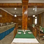 Oyo 6398 Hotel Holiday Home International