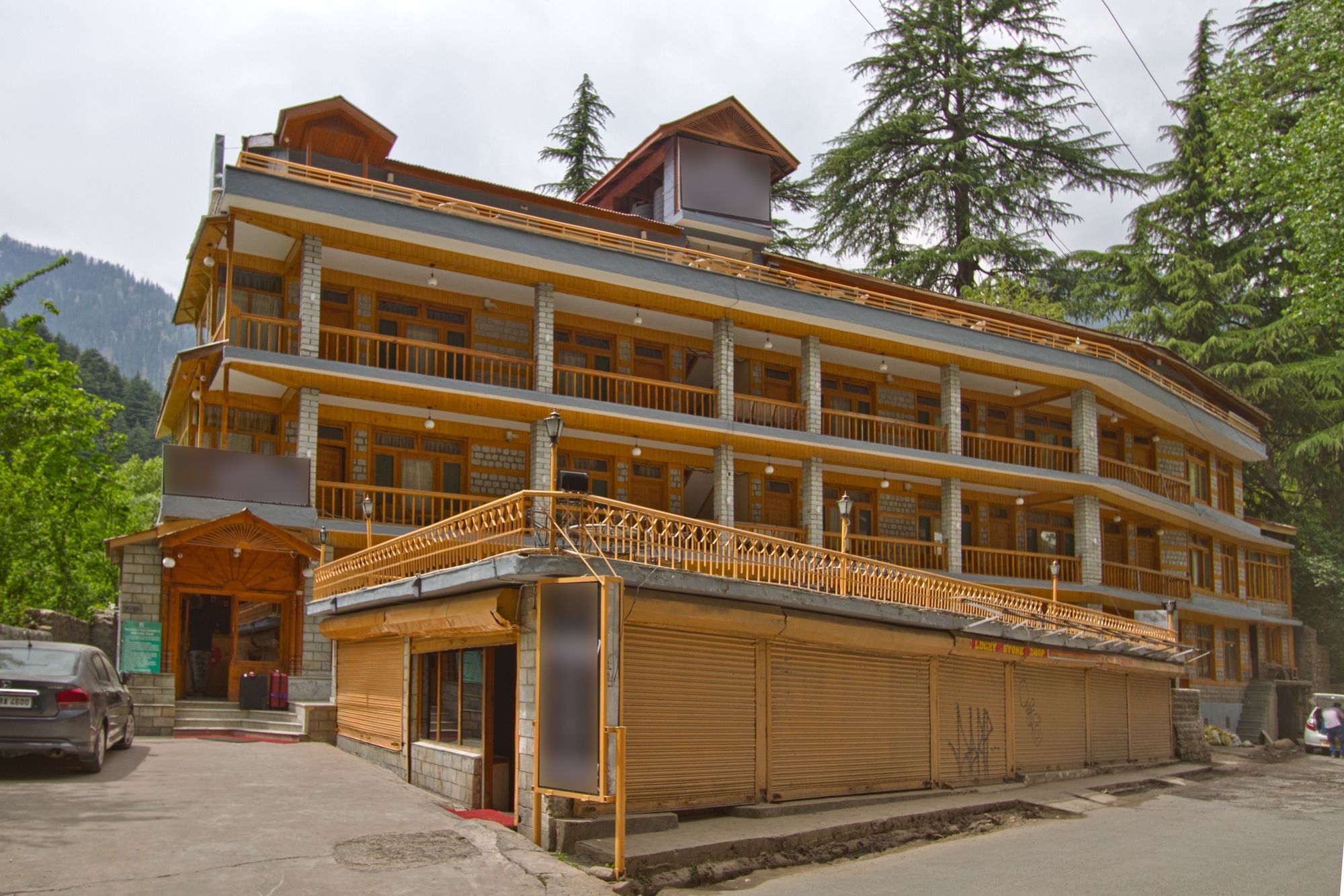 Oyo 6398 International Hotel Manali (Himachal Pradesh)